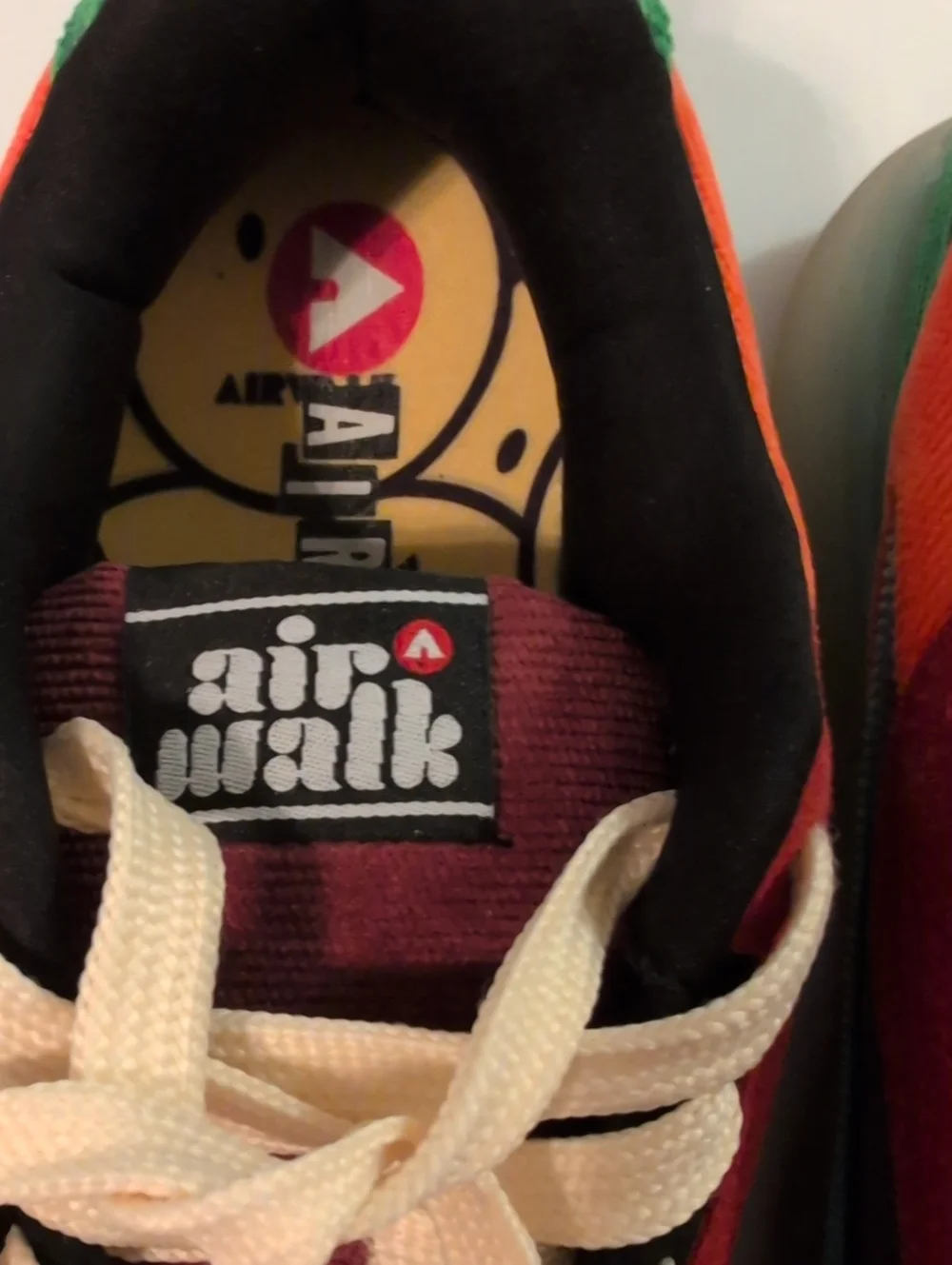 Airwalk Kids Pedro Multicolor Sneakers in Teal, Yellow, Red and Maroon Sz 4